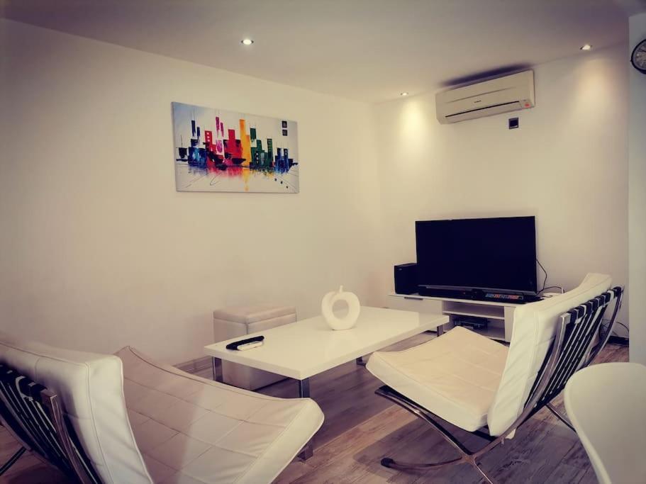Lovely two bedrooms apartment. Flic-en-Flacq Buitenkant foto